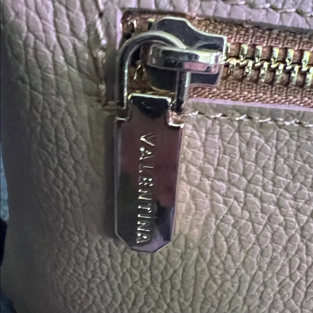 Valentina Elegant Tan Leather Women's Bag - Picture 3 of 13